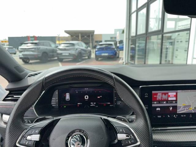 Skoda Octavia image 8