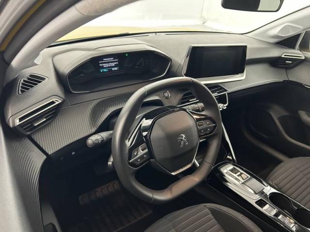 Peugeot 208 image 9