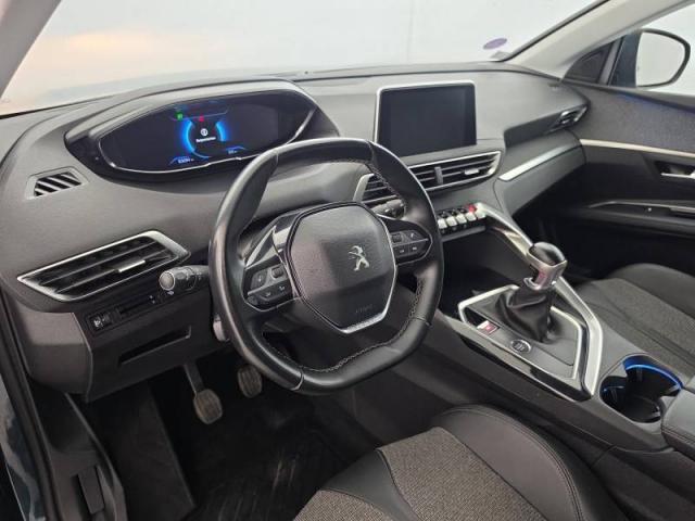 Peugeot 5008 image 1