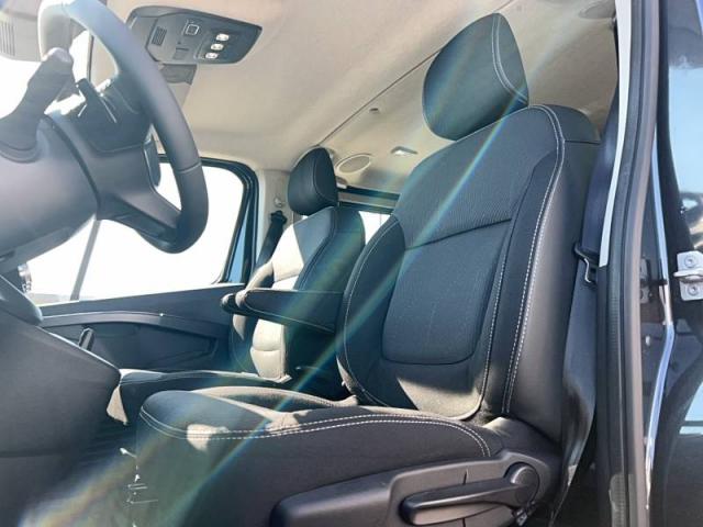 Renault Trafic image 7