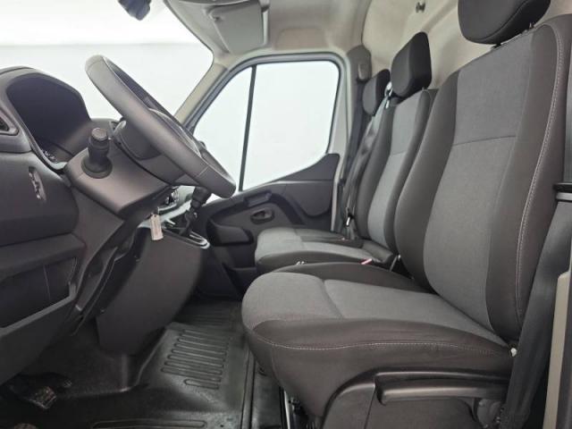 Renault Master image 8