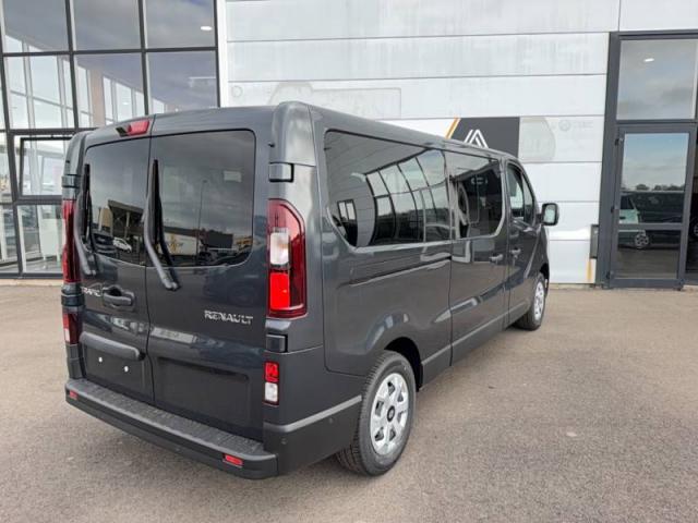Renault Trafic image 2