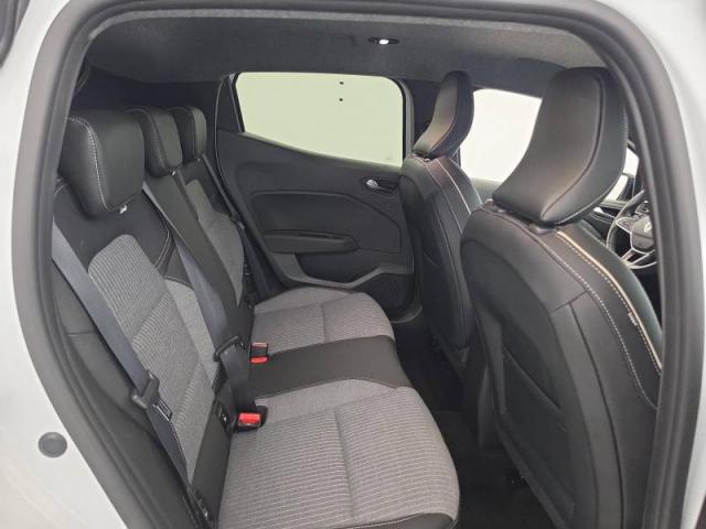 Renault Clio image 9
