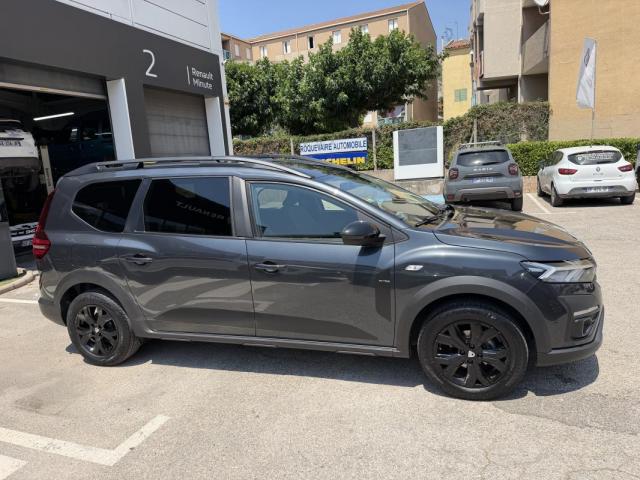 Dacia Jogger image 1