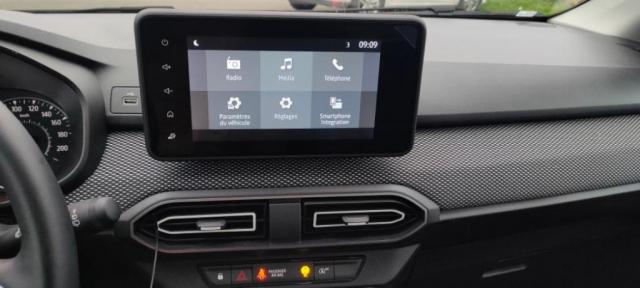 Dacia Sandero image 1
