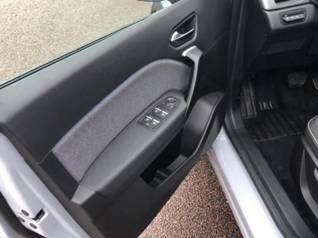 Renault Captur image 2