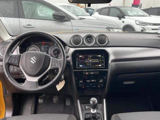 Suzuki Vitara image 8