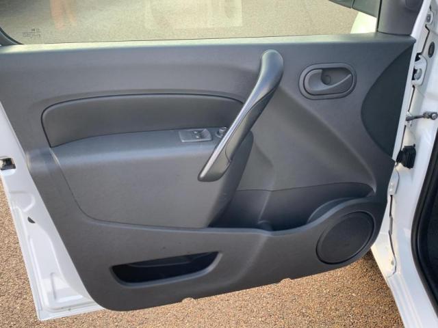 Renault Kangoo Express image 9