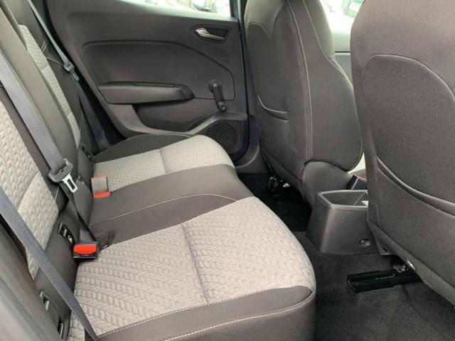 Renault Clio image 2