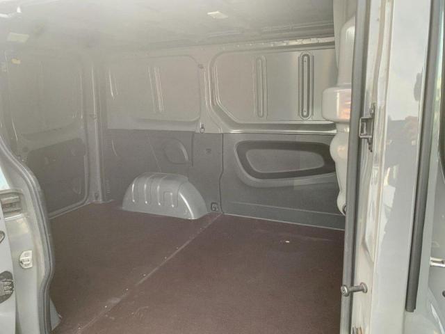 Renault Trafic image 7