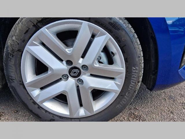 Renault Clio image 2