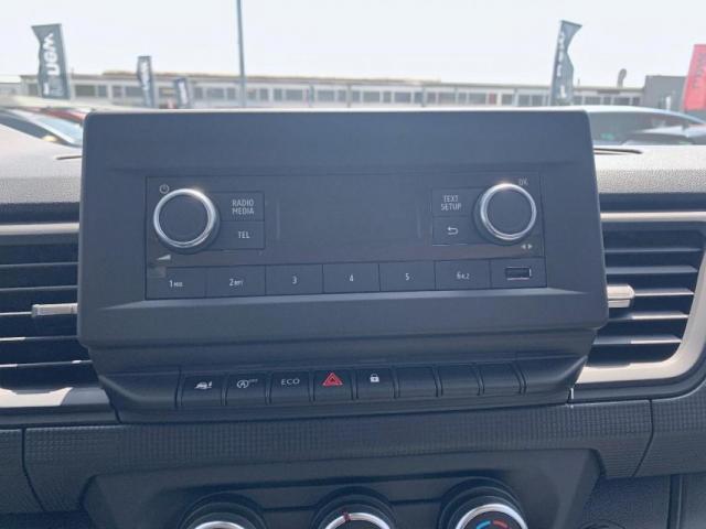 Renault Trafic image 2