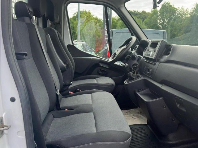 Renault Master image 8