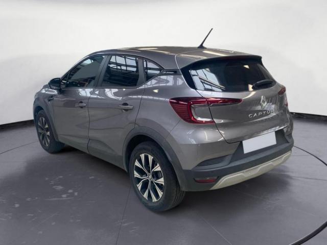 Renault Captur image 2