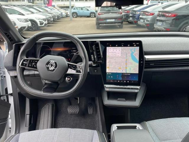 Renault Mégane E-Tech image 2