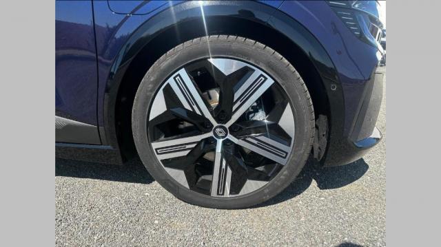 Renault Mégane E-Tech image 2