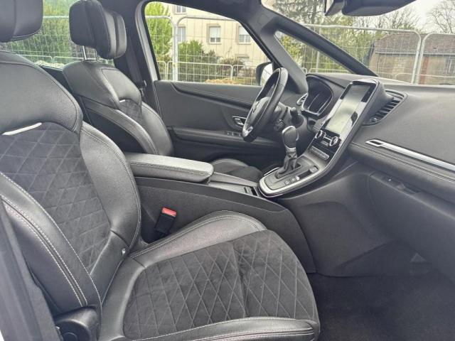 Renault Grand Scénic image 2