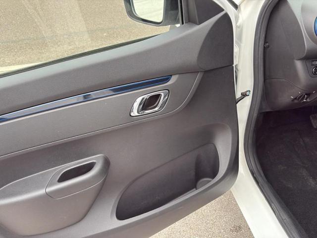 Dacia Spring image 2