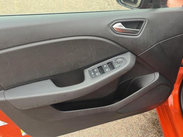 Renault Clio image 9