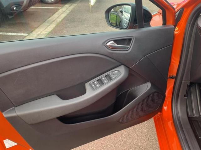 Renault Clio image 9