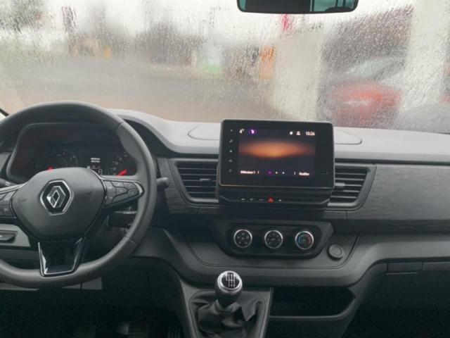 Renault Trafic image 9