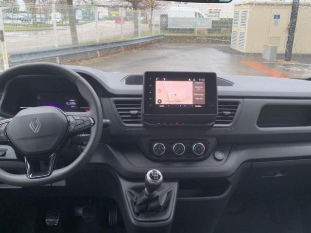 Renault Trafic image 1
