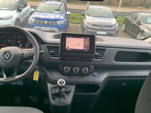 Renault Trafic image 2