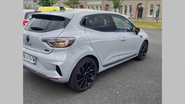 Renault Clio image 9