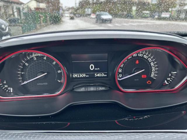 Peugeot 2008 image 3