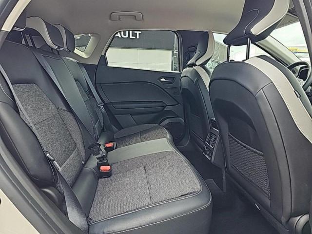 Renault Captur image 9