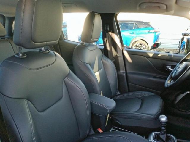 Jeep Renegade image 9