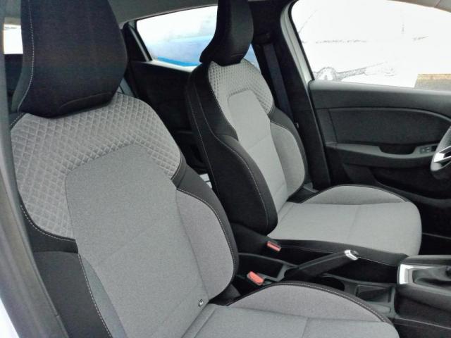 Renault Clio image 9