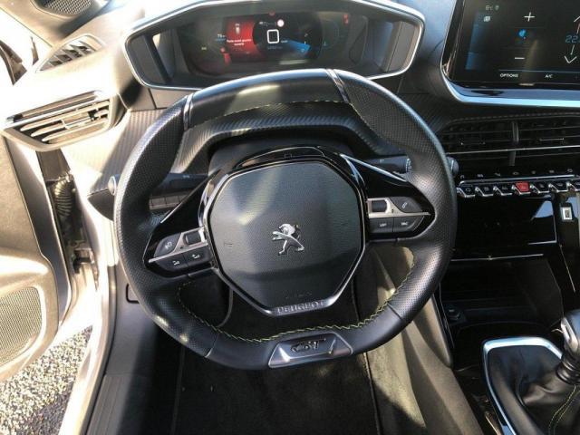 Peugeot 208 image 7