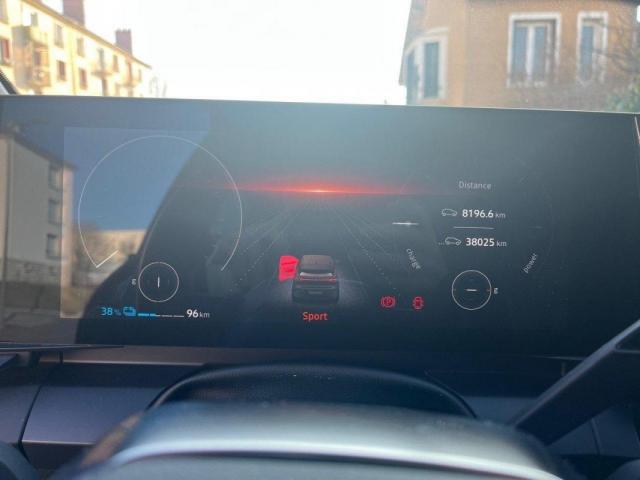 Renault Mégane E-Tech image 2