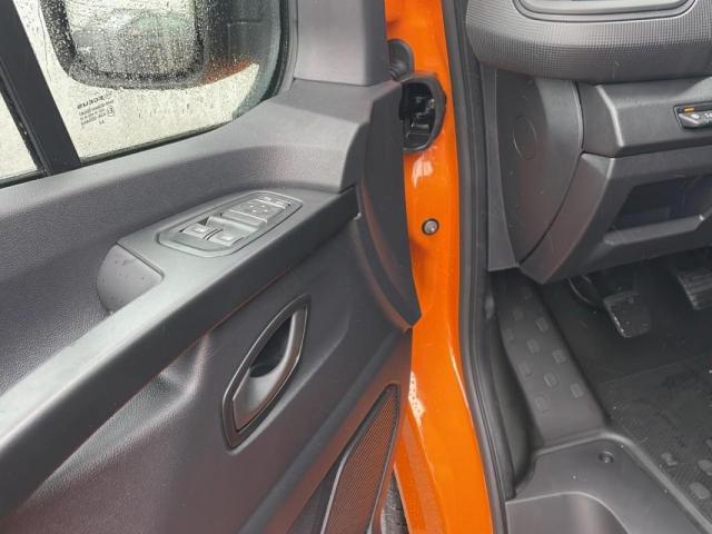 Renault Trafic image 8