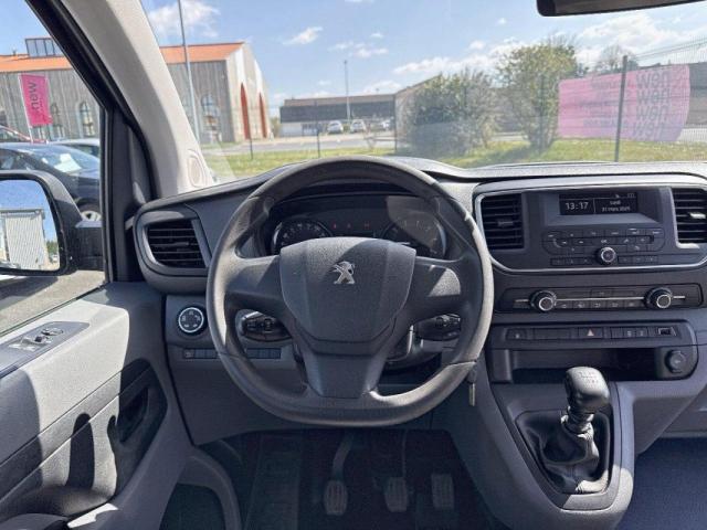 Peugeot Traveller image 2