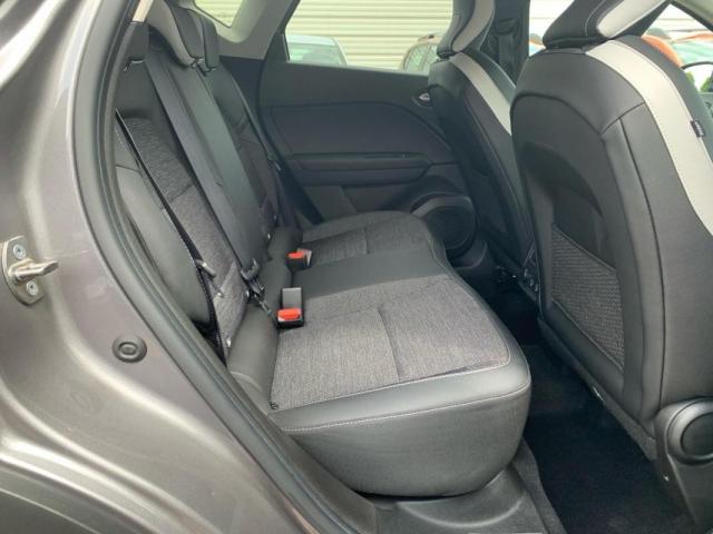 Renault Captur image 2