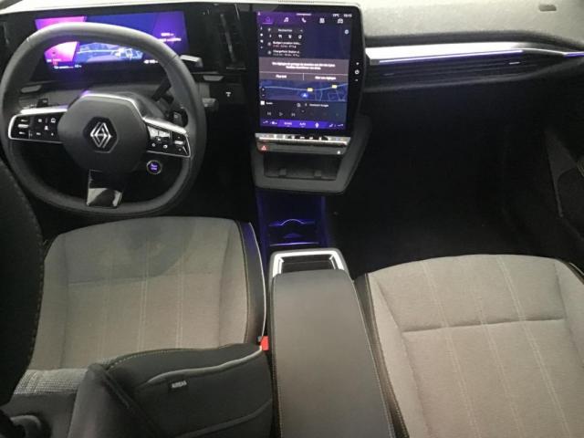 Renault Mégane E-Tech image 1