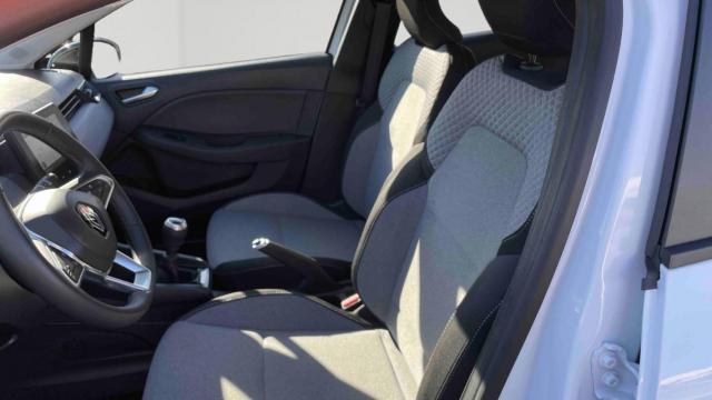 Renault Clio image 2