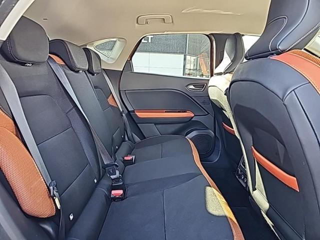 Renault Captur image 1