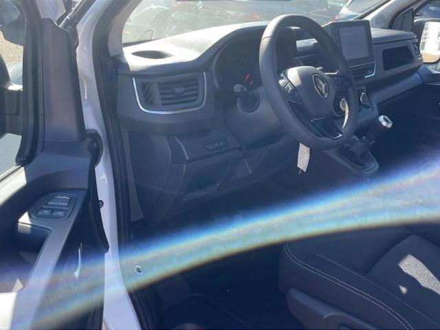Renault Trafic image 8