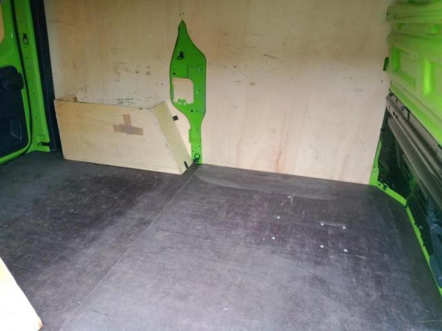 Renault Trafic image 2