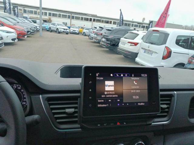 Renault Trafic image 2