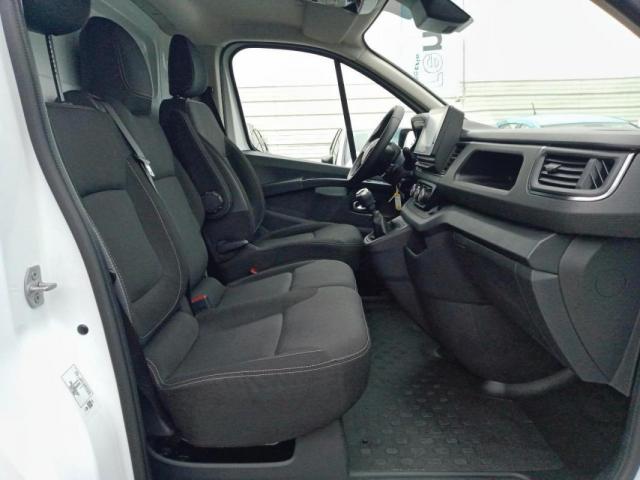Renault Trafic image 8