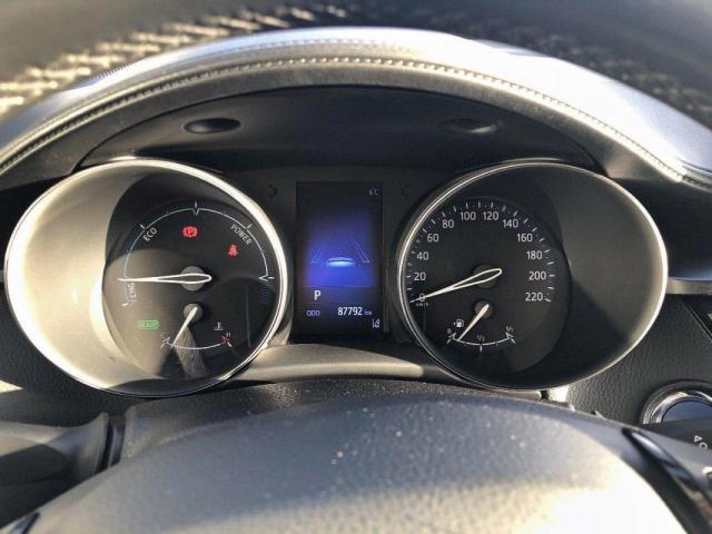 Toyota C-Hr image 8