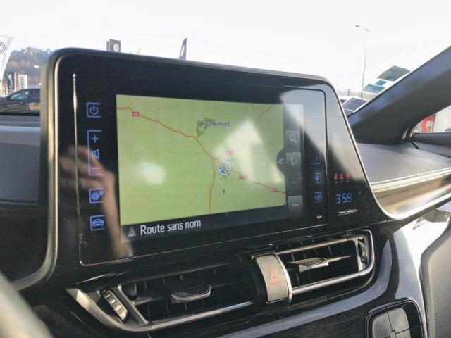 Toyota C-Hr image 2