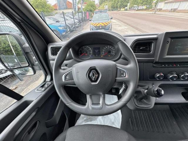 Renault Master image 1
