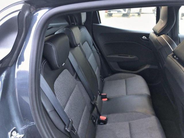 Renault Clio image 8