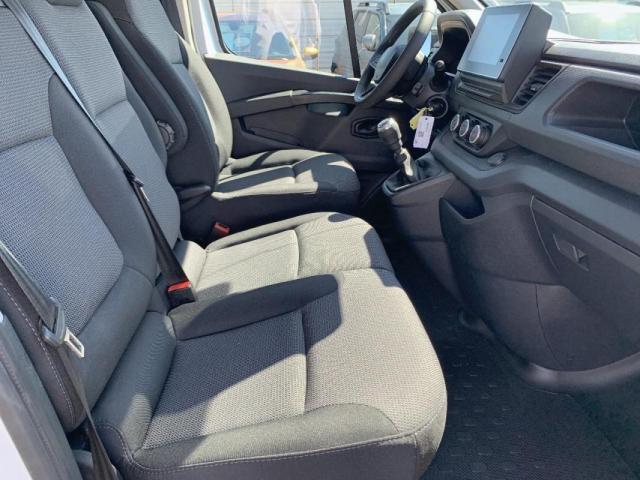 Renault Trafic image 3