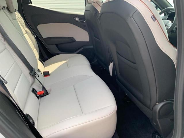 Renault Clio image 9